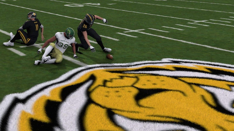 Maximum Games Doug Flutie's Maximum Football 2020 (PS4) - PlayStation 4 - Image 4