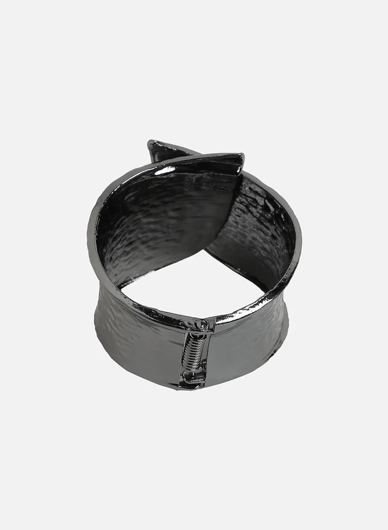 SOHI Dented Overlay Statement Artificial Bracelet Jewellery