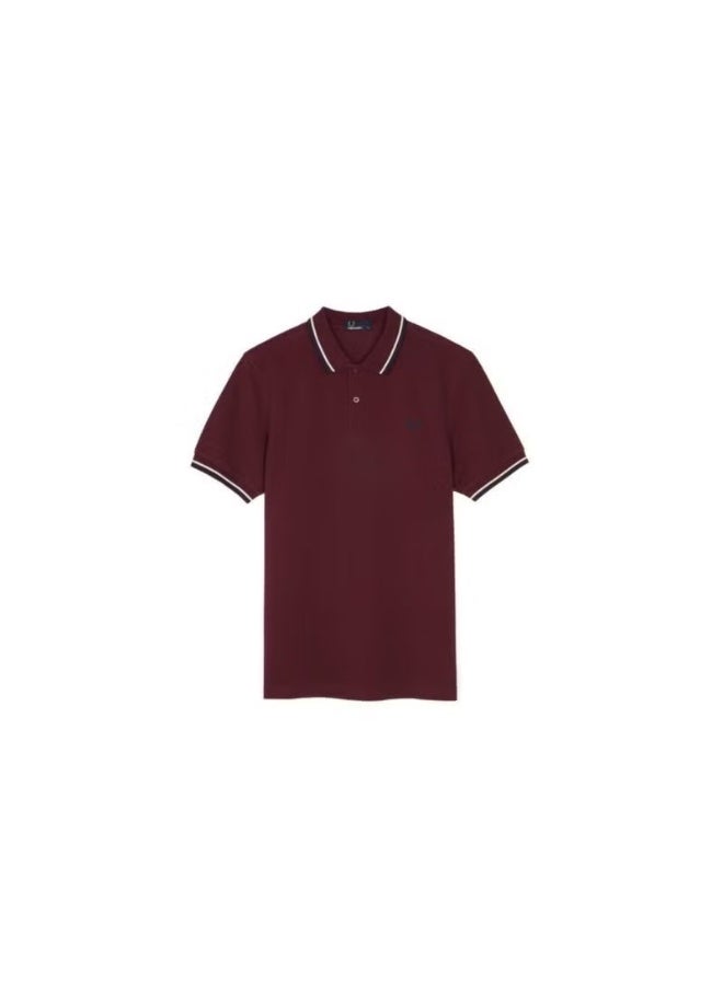 فريد بيري فانيلة فريد بيري للرجال بتصميم كلاسيكي وقصة مريحة | 100% قطن، شعار مطرَّز، قابلة للغسل في الغسالة | النبيذي مع تزيين بالأسود والأبيض - Image 2