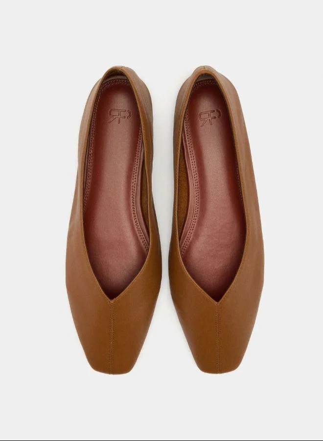 بارفوا أحذية باليه جلدية مسطحة مع خياطة علوية