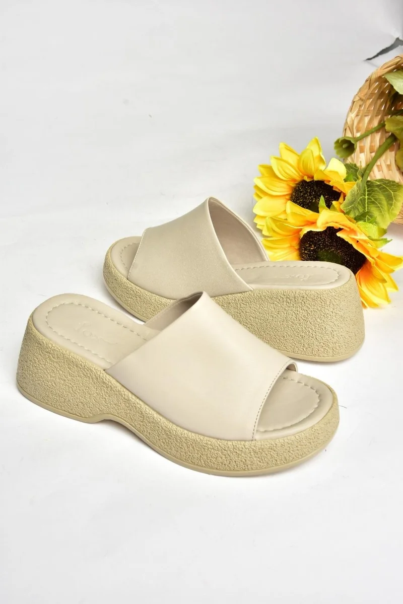 فوكس شوز S996741209 Beige Thick Soled Women's Slippers