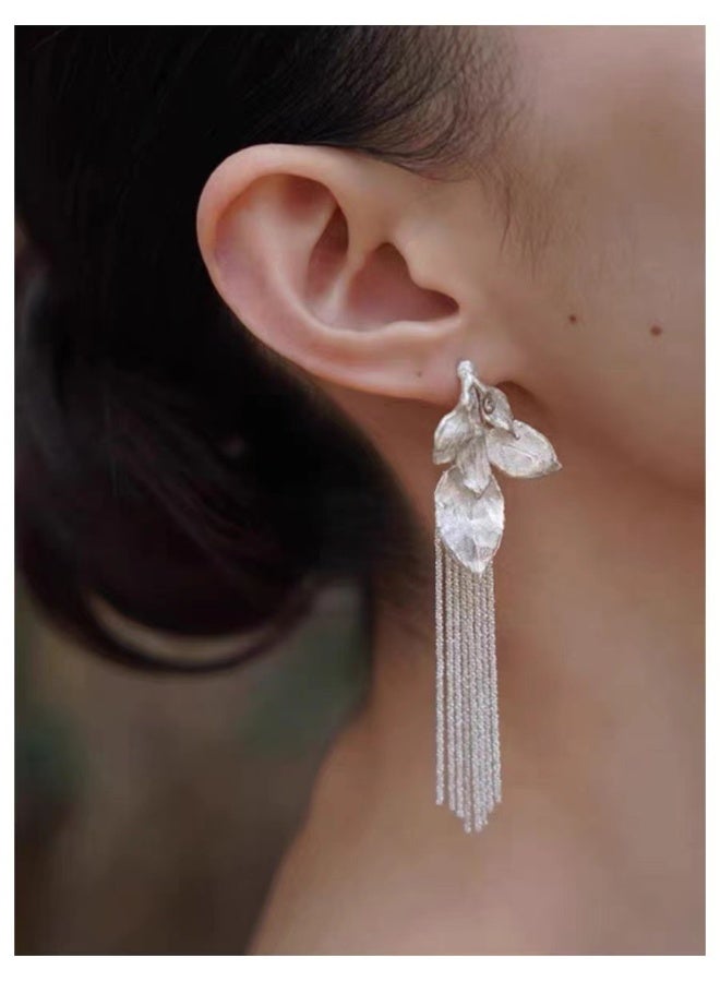 NeeMee Leaf-Shaped Tassel Earrings - Image 1