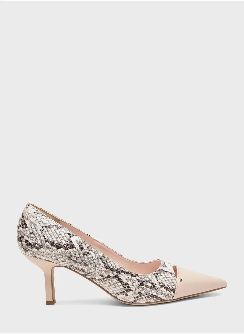 ايل Pointed Toe Pumps