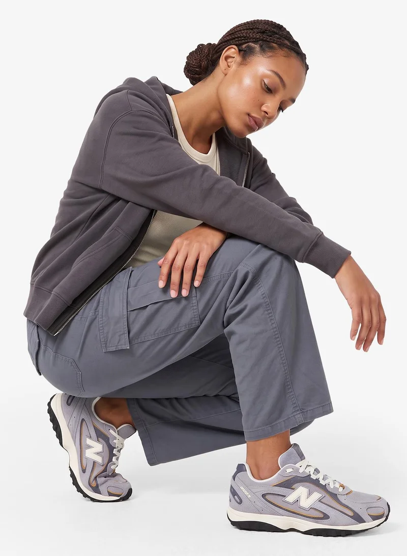 204L Sneakers