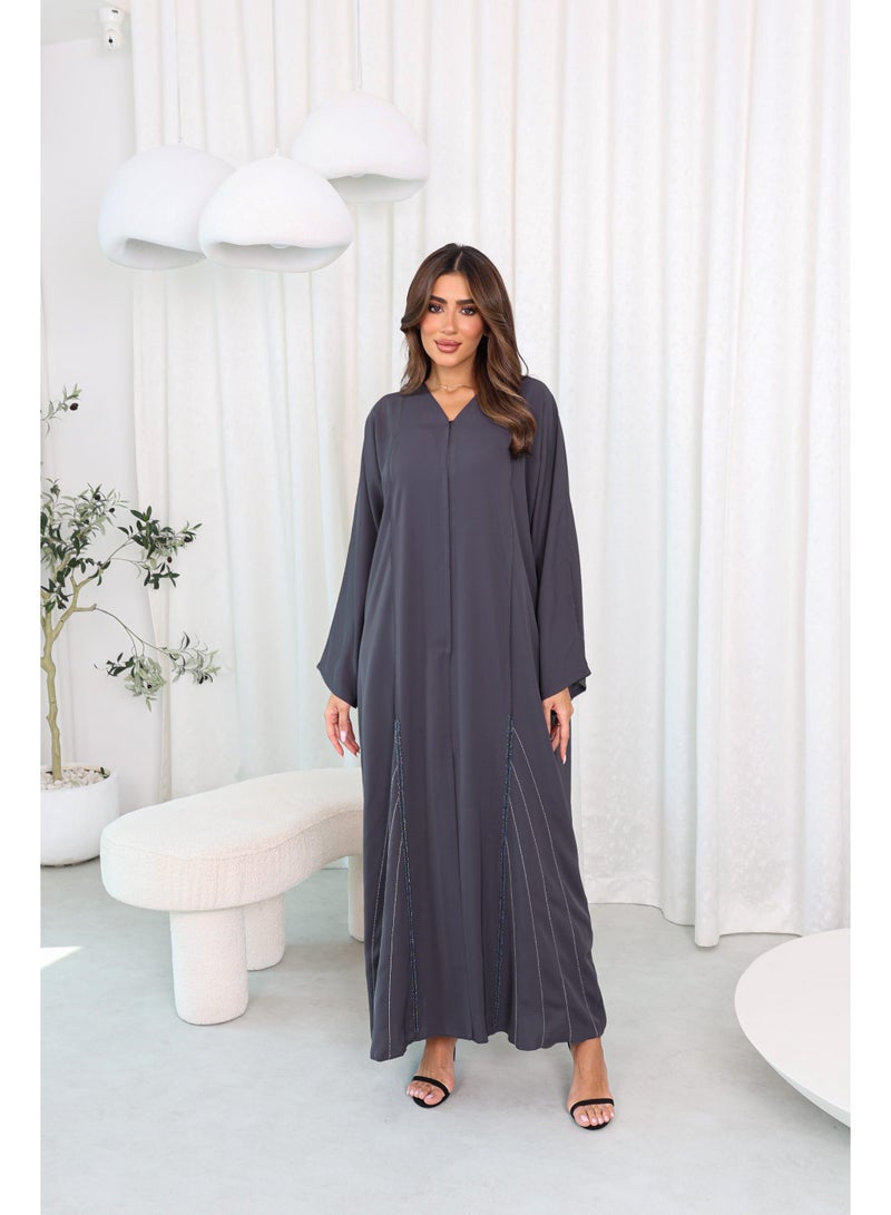 عباية رمادية فاخرة من نيدا الكوري مزينة بالخرز والتطريز مع شيلة - Image 1