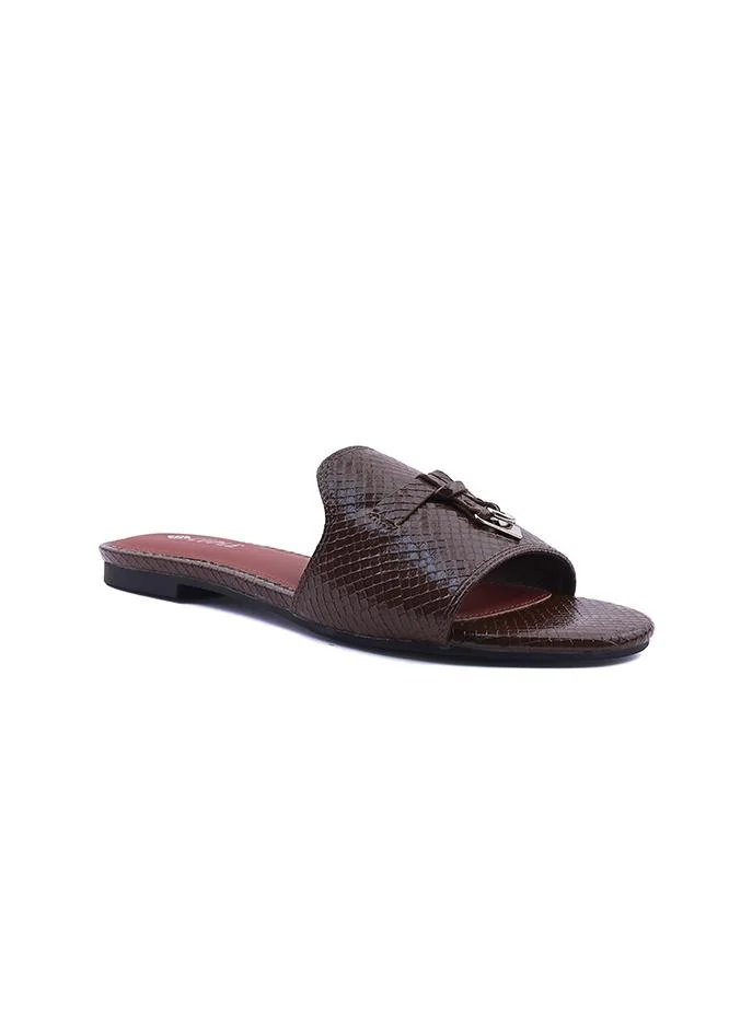 كابلي Flat Sandal – Elegant Casual Pop