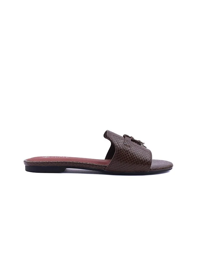 كابلي Flat Sandal – Elegant Casual Pop