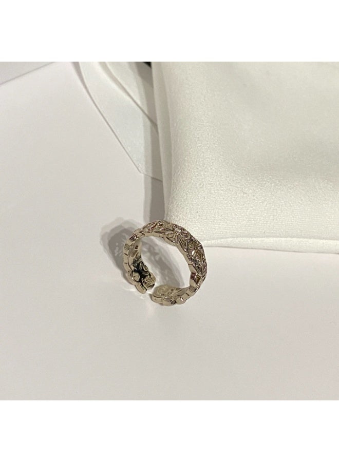 general The ring is fashionable with all copper gold-plated craftsmanship, shining and beautiful - Image 1