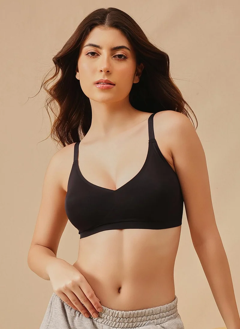 كلوفيا Clovia Padded Non-Wired Full Coverage Seamless Bonded Multiway T-shirt Bra in Black