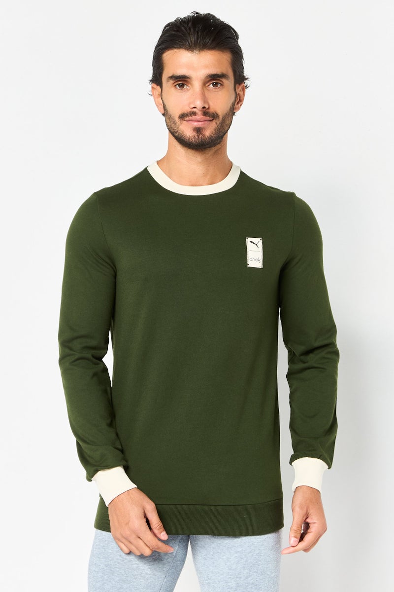 PUMA سويت شيرت رياضي للرجال بأكمام طويلة من One8، خارجي، لون ميرتل - Image 1