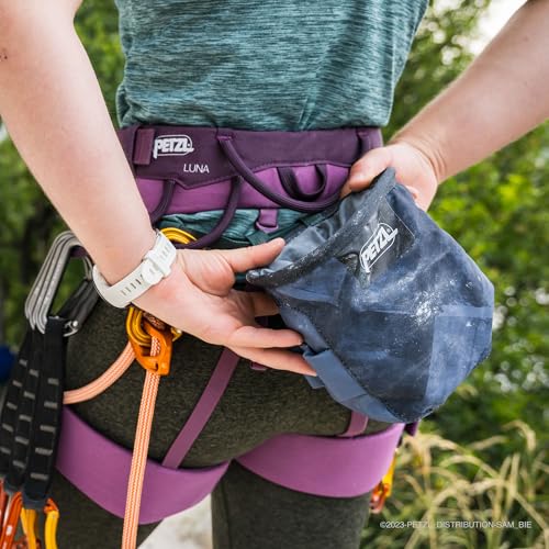 Petzl SAKA Ergonomic Chalk Bag with Belt White Dazzle - Image 3