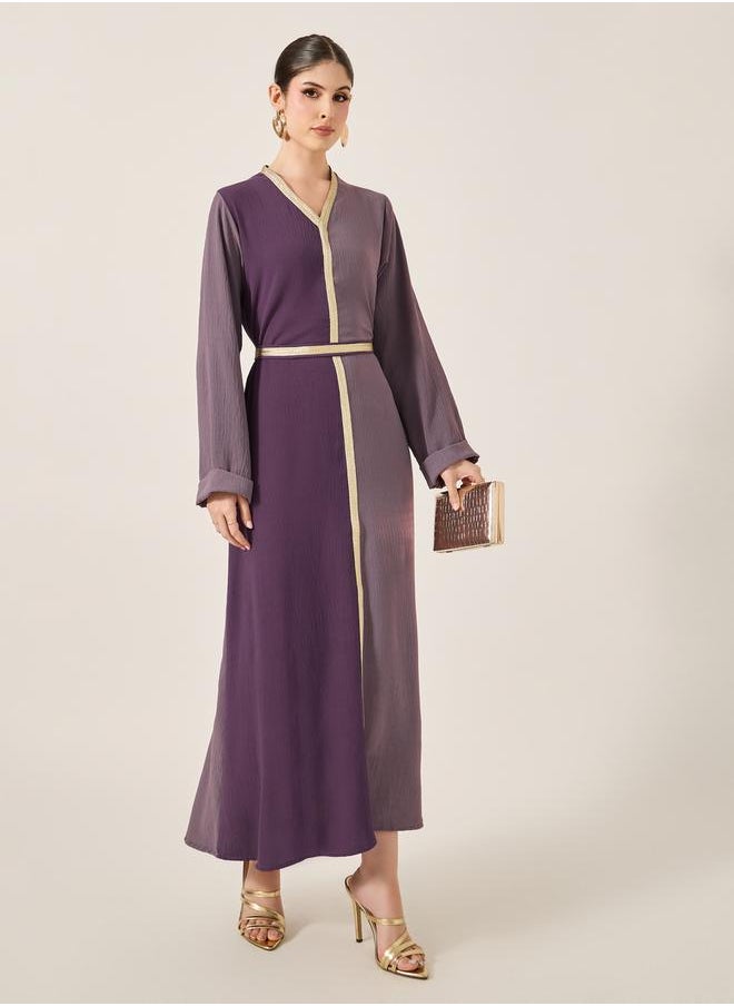 Styli - Color Block Lace Detail V-Neck A-Line Jalabyia - Image 1