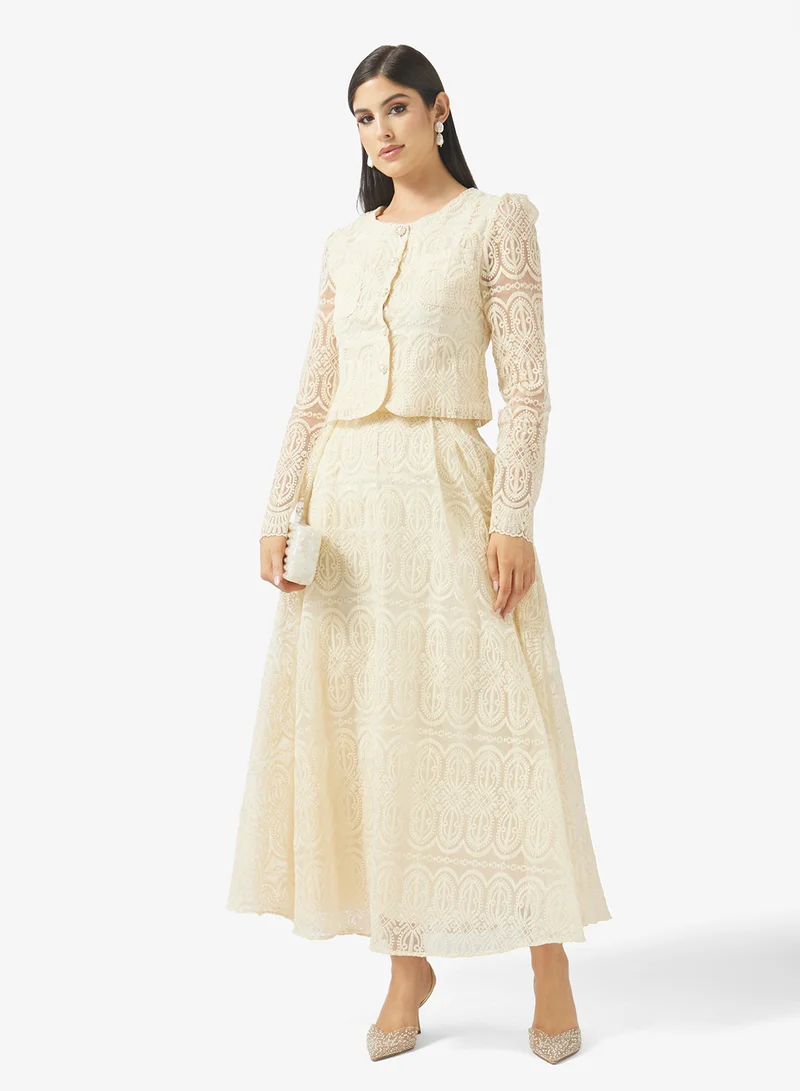 خزانة طقم بلوزة وتنورة دانتيل