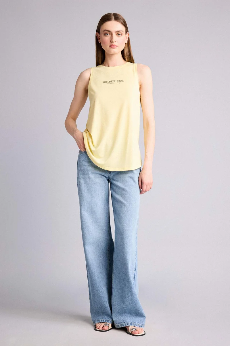 ديفاكتو Relax Fit Slogan Crew Neck Tank Top