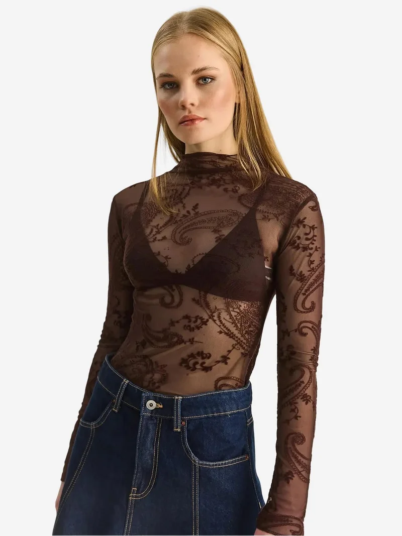 بيانكو لوتشي LUCCI Paisley Print Cut-Out Half Turtleneck Blouse