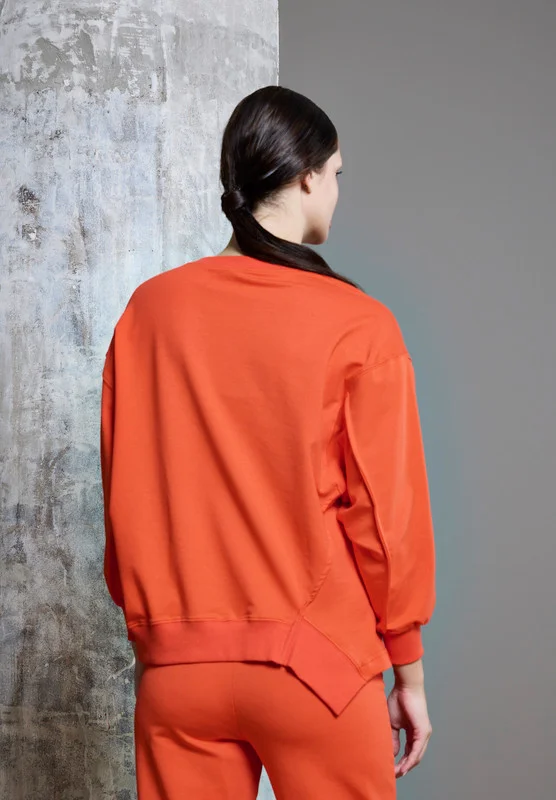 Thouq Asymmetric Hemline Extended Side Seam Sweatshirt