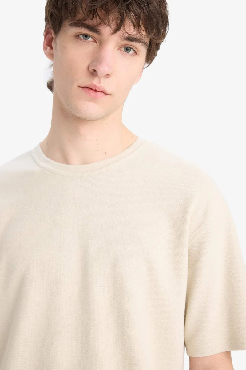 ديفاكتو Boxy Fit Crew Neck Short Sleeve T-Shirt