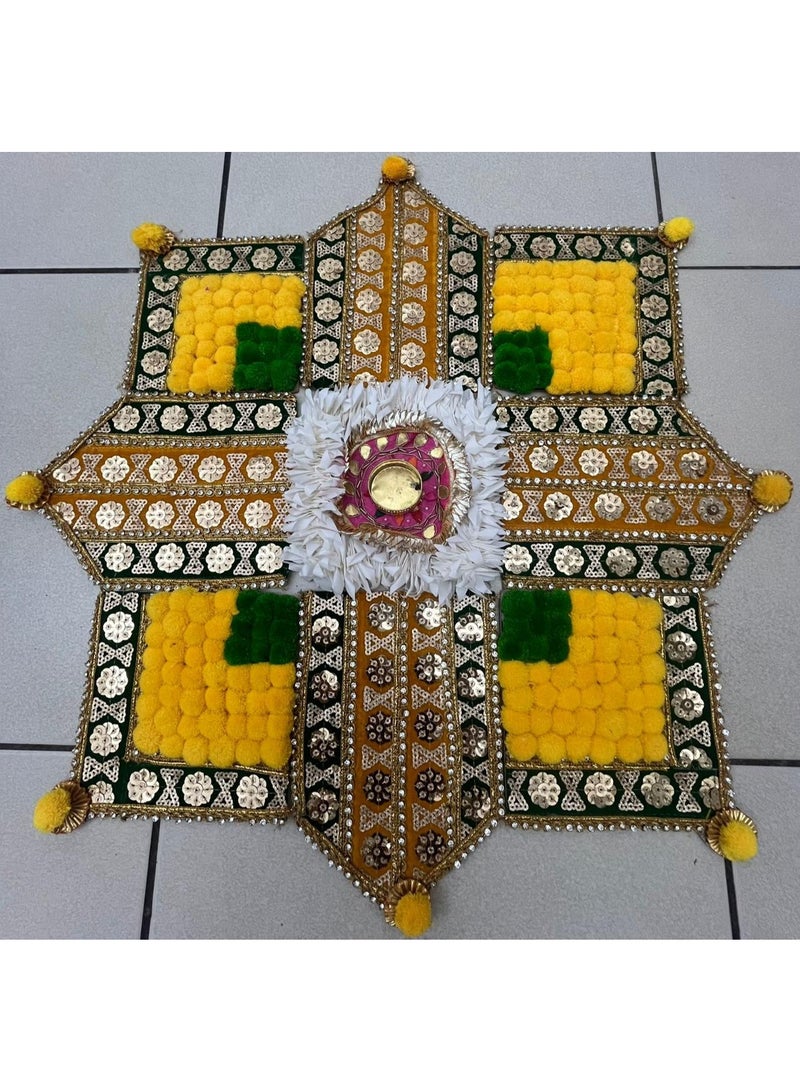 حصيرة رانغولي / حصيرة زخرفية تقليدية مصنوعة يدويًا / حصيرة ديكور مع بوم بوم، عمل مرآة وحامل دييا مركزي - متعددة الألوان