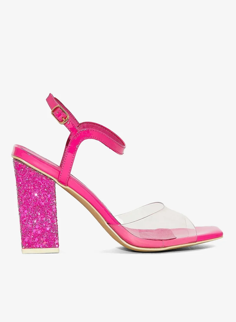 منبور صنادل مفتوحة بأشرطة