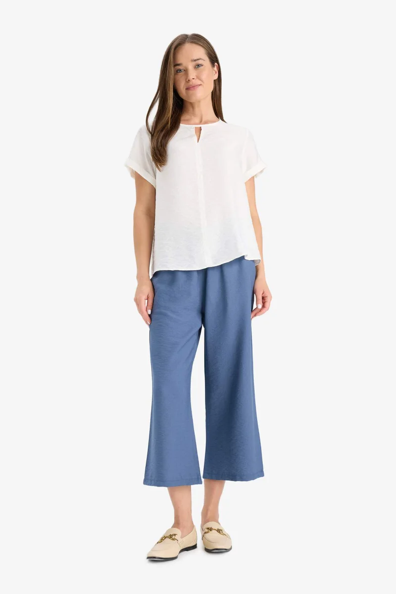 ديفاكتو Regular Fit Round Collar Short Sleeve Blouse