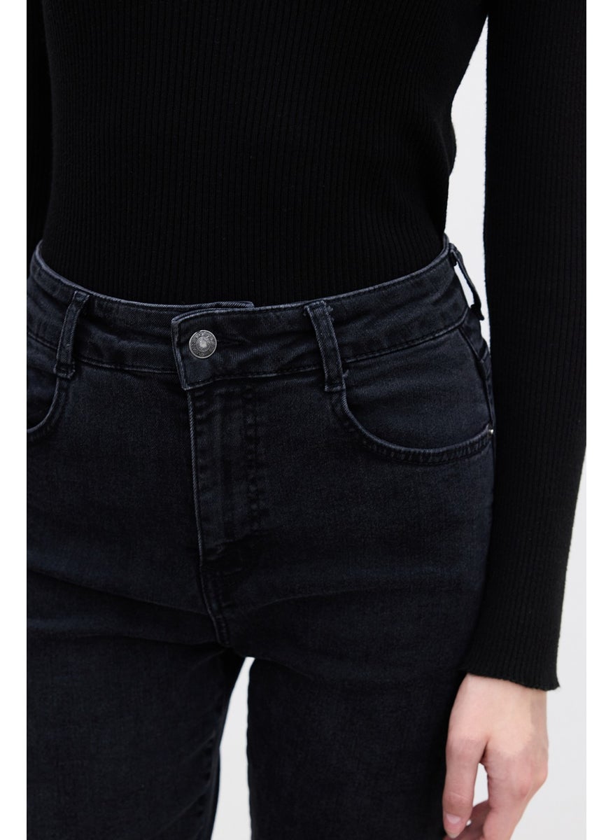 High Waist Flare Jeans Black - pzsku/Z3BDAE014C98FA5EA253DZ/45/_/1741272206/0ba03f9a-b79f-4a63-8787-f36f6b114215