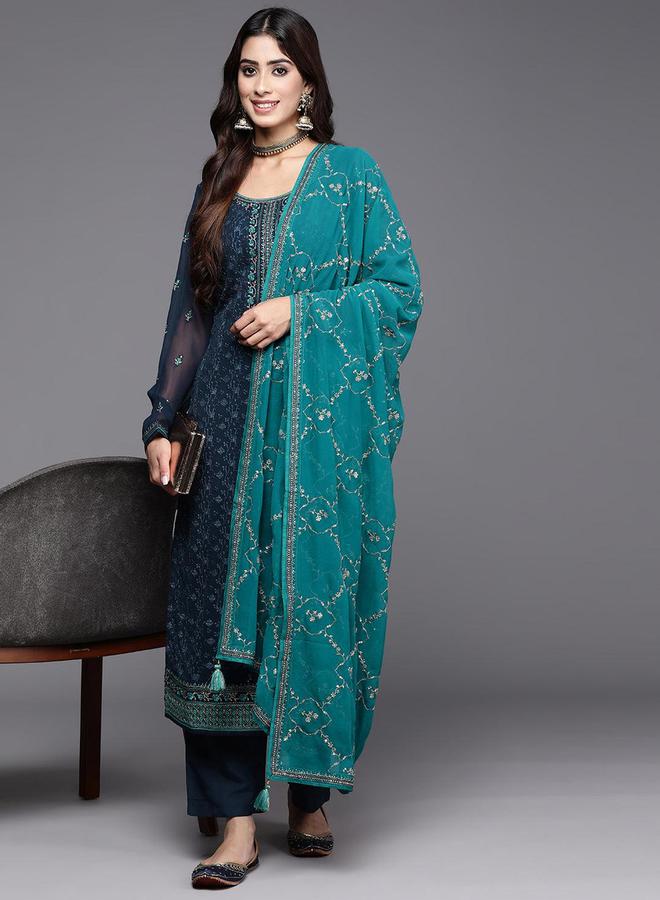 Libas Embroidered Kurta and Mid Rise Trouser with Dupatta Set - Image 4