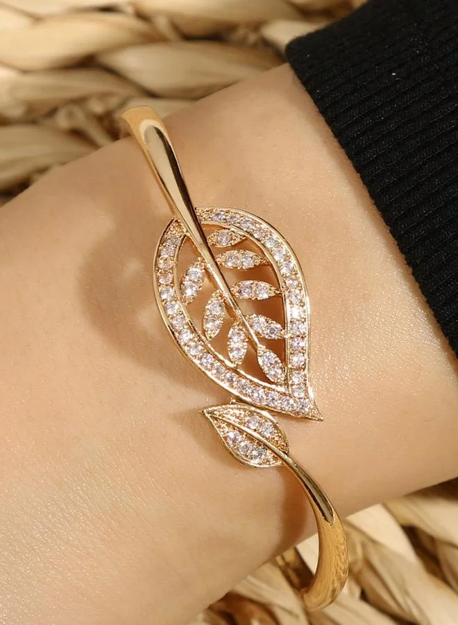 تايك تو سوار مزين بشكل ورقة