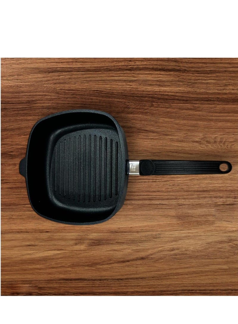 اس كي كي مغلاة شواية للحوم والدجاج من SKK تيتانيوم الماني الاصلي مقاس 26×26 العمق 7  تتكون من 6 طبقات - Image 1