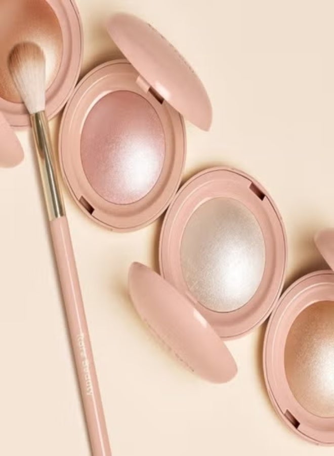 Rare Beauty Positive Light Silky Touch Highlighter in  Reveal - Warm Copper, 2.8g) – Radiant, Weightless & Luminous Glow Powder Highlighter - Image 5