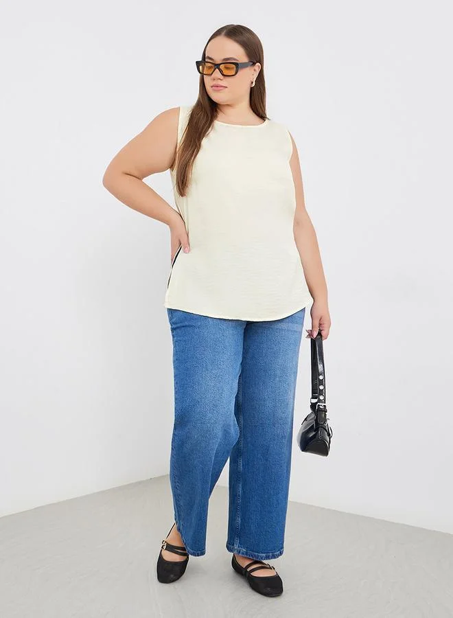 Styli Styli Plus Cream Longline Blouse with Slit Hem