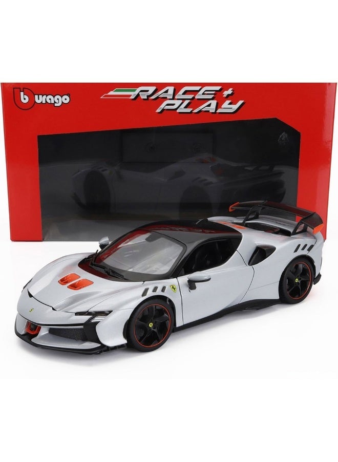 Bburago سيارة ببراغو ريس آند بلاي فيراري SF90 XX سترادالي مصنوعة من المعدن (1:18، فضي/أسود) - Image 2