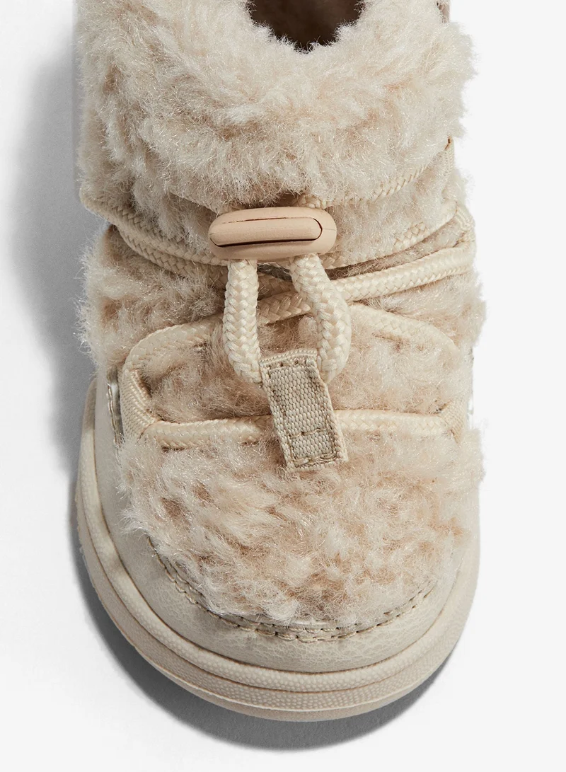 H&M Fluffy boots