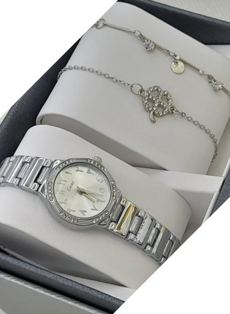 كورال طقم ساعة نسائي  بتصميم انيق مكون من -ساعة - -مع مجموعة اساور