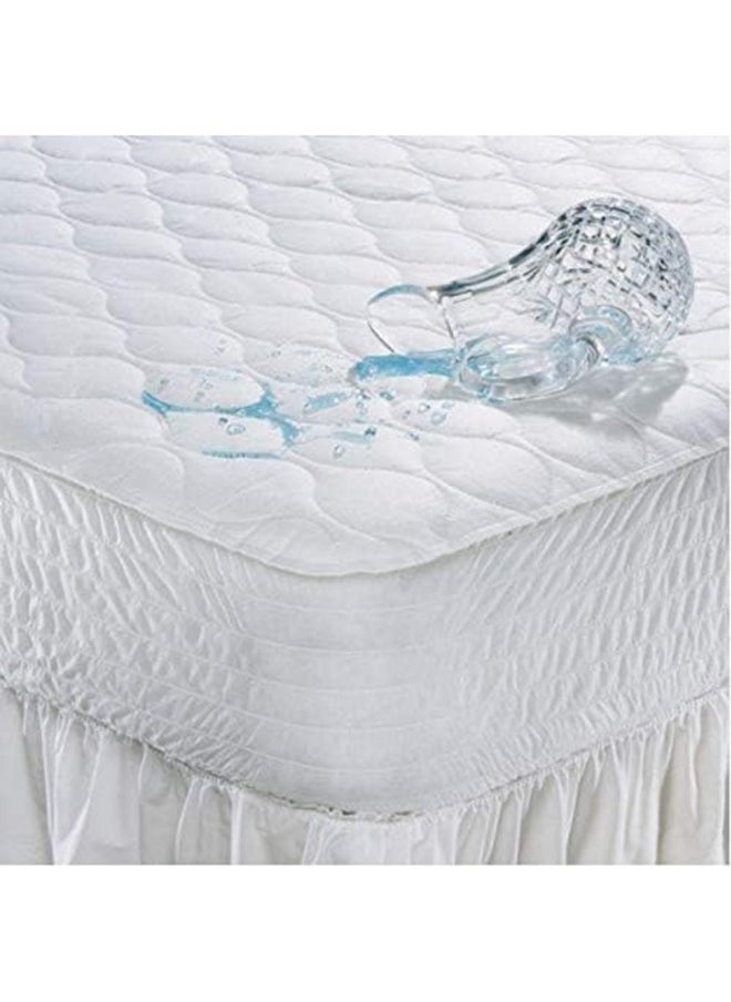 Generic - Waterproof plain mattress protector - Image 1