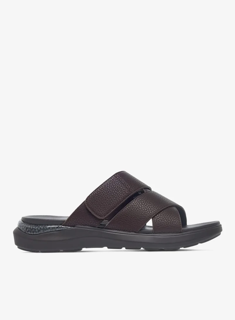 لو كونفورت صنادل رجالي بنعل متقاطع سهل الارتداء