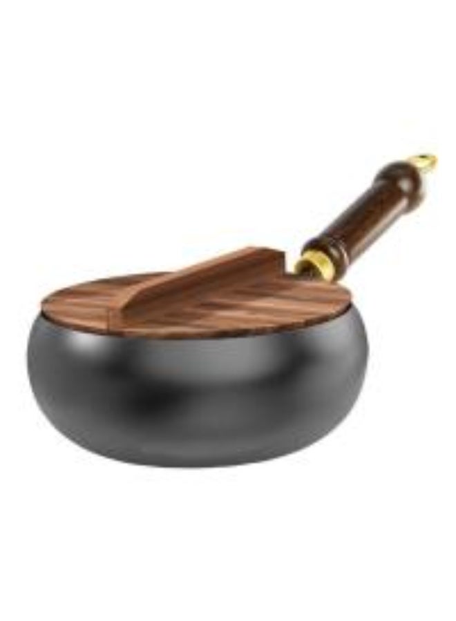 كيلا مقلاة من الحديد الزهر غير اللاصقة المصنوعة يدويًا، متينة وقوية، توزيع متساوٍ للحرارة، احتفاظ جيد بالحرارة، متعددة الاستخدامات للقلي والتشويح، سهلة التنظيف، طويلة الأمد، أدوات طهي منزلية مخصصة، مقبض خشبي طبيعي. - Image 1