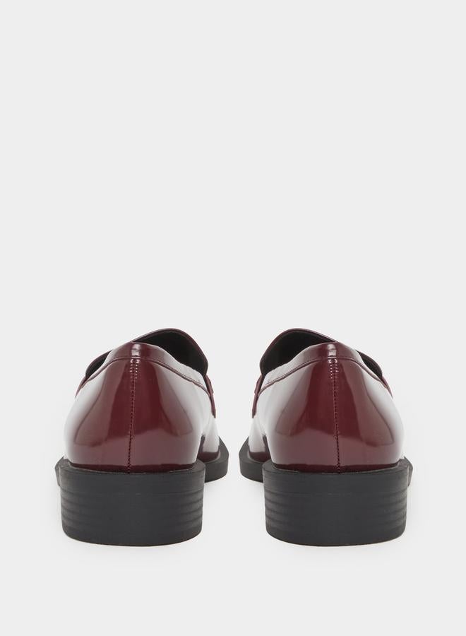 ريد حذاء لوفر جلد عنابي لامع من رايد بتفاصيل مشبك - Image 4