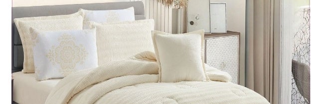 Horse A stylish and soft winter set with a large quilt measuring 230×250 cm, a full elasticized bedspread measuring 200×200 cm, and 4 large pillowcases measuring 55×75 cm for complete warmth and comfort for a more elegant bedroom (choose bedspread size). - Image 2