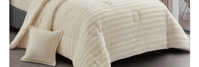Horse A stylish and soft winter set with a large quilt measuring 230×250 cm, a full elasticized bedspread measuring 200×200 cm, and 4 large pillowcases measuring 55×75 cm for complete warmth and comfort for a more elegant bedroom (choose bedspread size). - Image 3