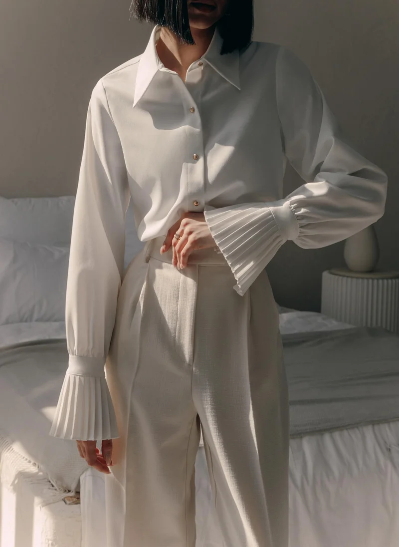 Lichi Smooth fabric shirt with pleated cuffs