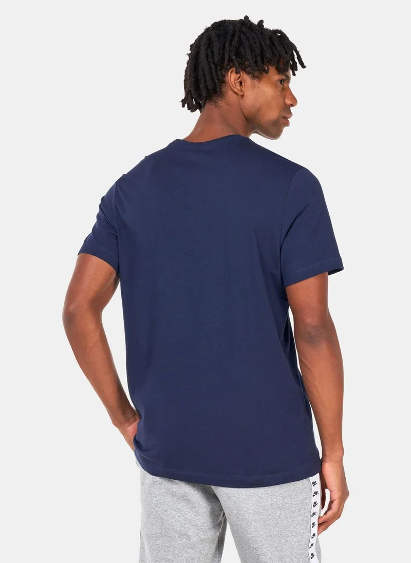 Nike Men's Chelsea F.C. Crest Football T-Shirt