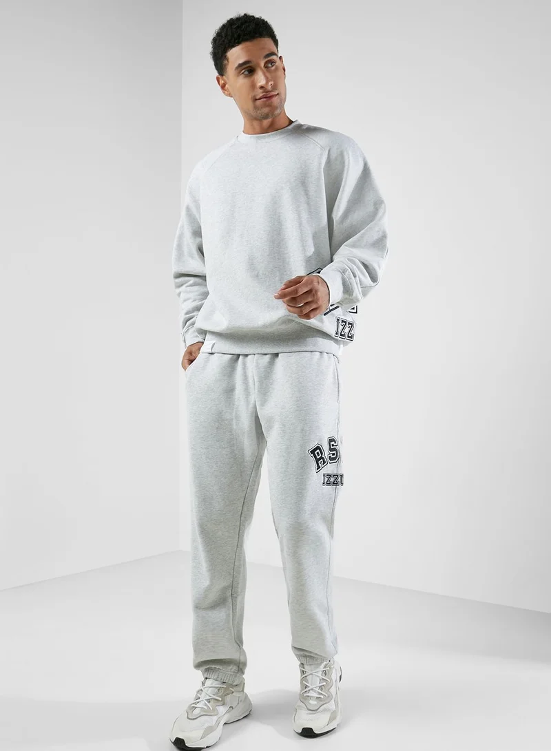 izzue Embroid Raglan Sweatshirt