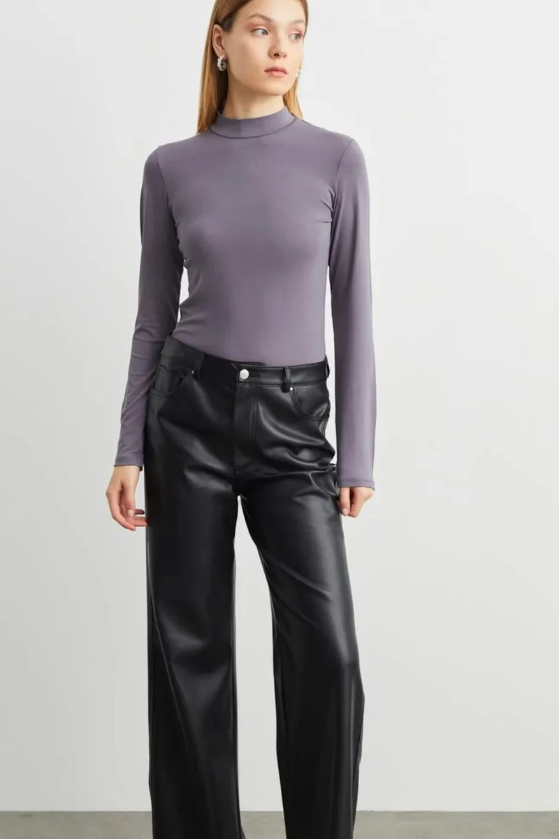 بيبانتولون BIPANTOLON Women's 4-Pack Slim Fit Turtleneck Bodysuits