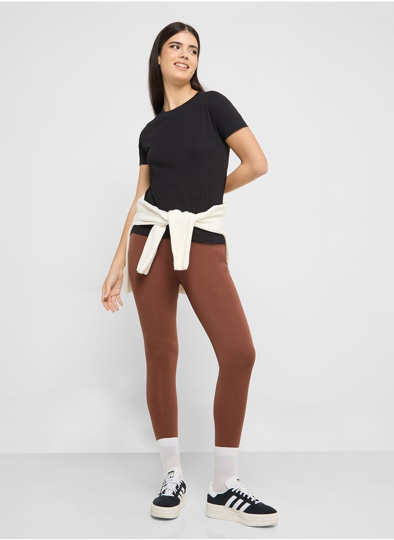 Ginger Basics - Regular Crew Neck T-shirt - Image 1