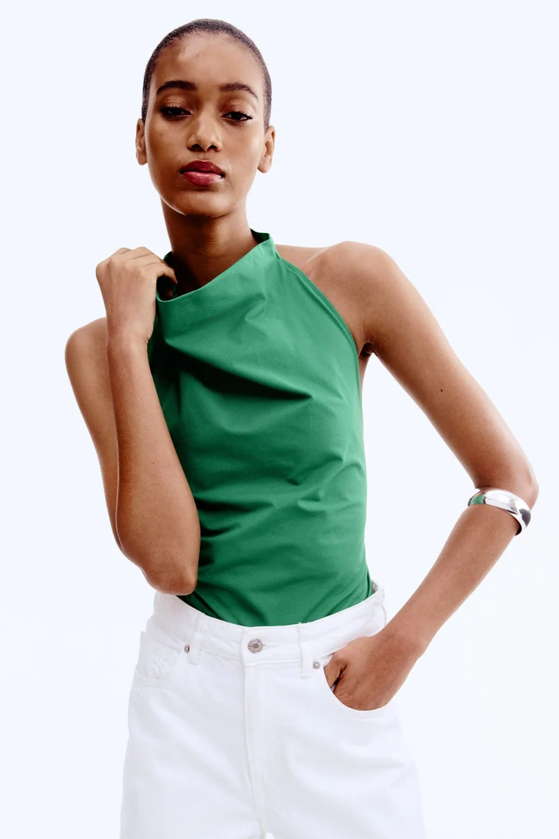 اتش اند ام بلوزة بحمالات حول الرقبة بتصميم منسدل