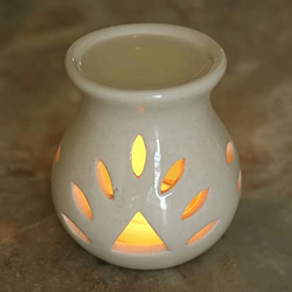 HOMELOOK HOMELOOK Oil Burner Aroma OilVaporizer Set Glorious Giftify with 2 TLight 15ml Aroma Pure and Premium Fragrance and Glass Bottle Black and Golden Dropper Romantic Fragrance Mood Enhancer  - Image 4