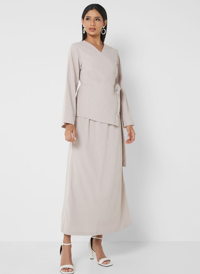 خزانة طقم مكون من قطعتين بلوزة وتنورة - Image 5