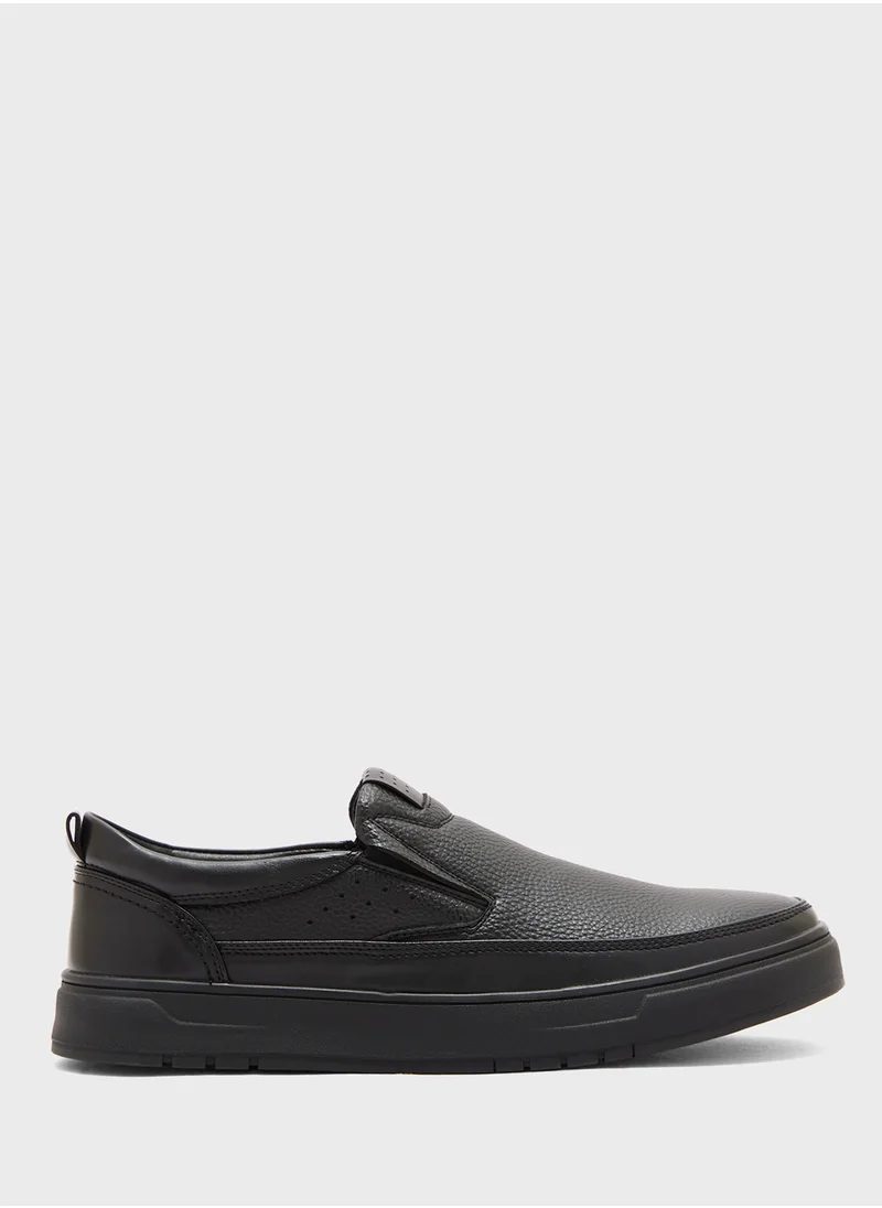 روبرت وود Smart Casual Slip Ons