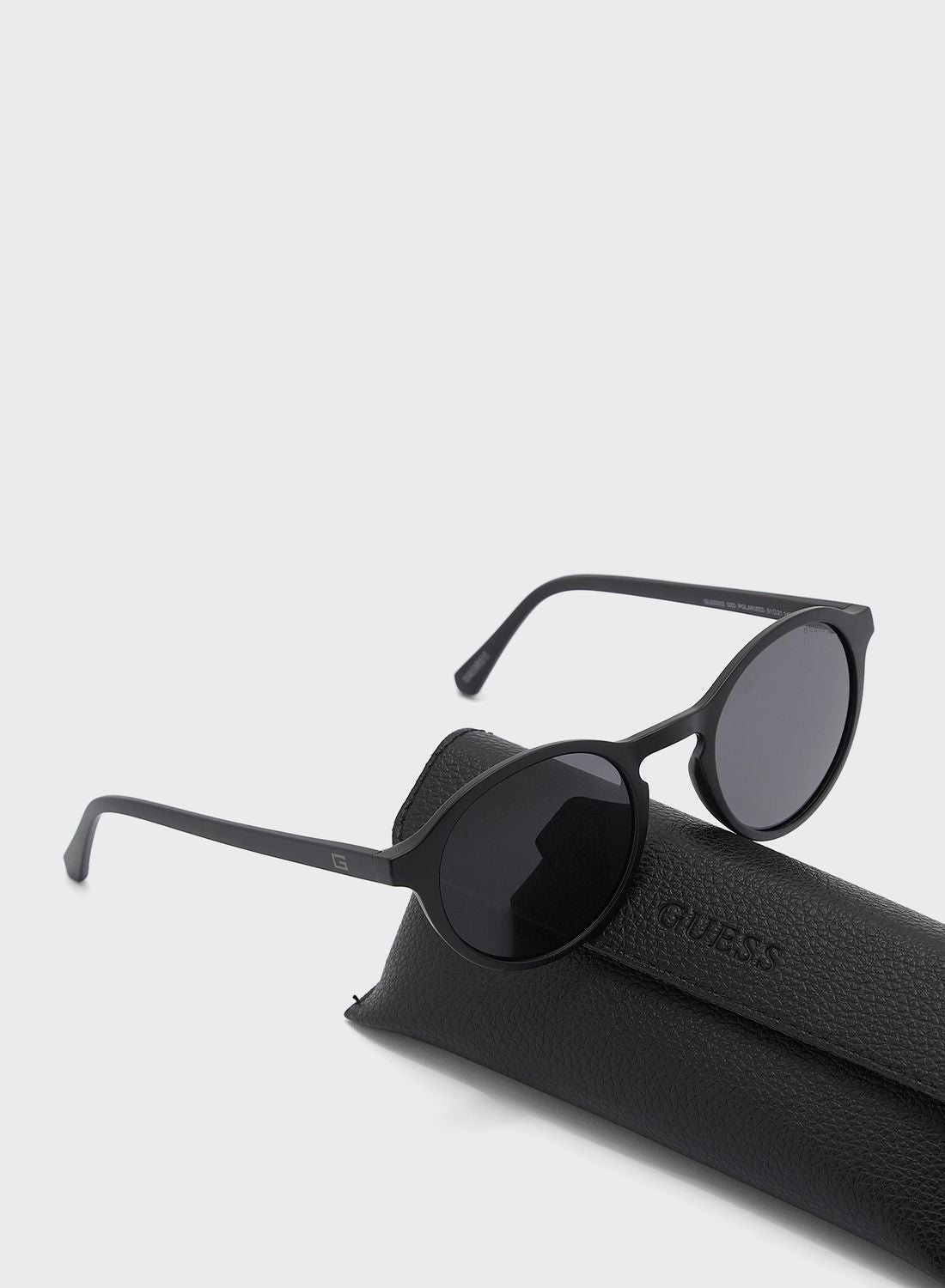 نظارة شمسية بعدسات دائرية