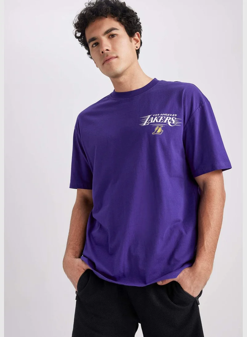ديفاكتو Man NBA Los Angeles Lakers Licenced Crew Neck Short Sleeve Knitted T-Shirt